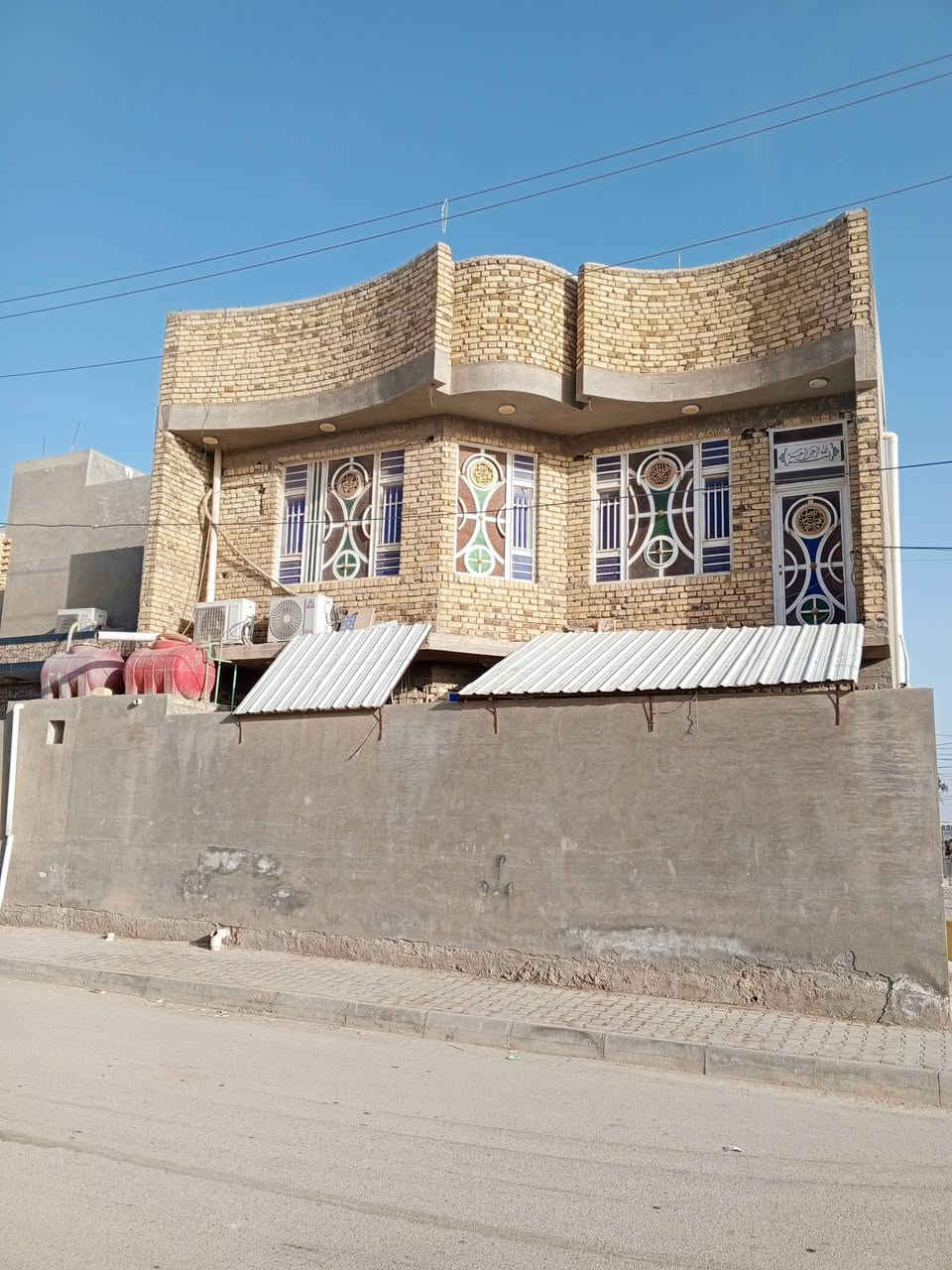 بيت ركن للبيع مساحه 120متر  بزويريجات قريب عله شارع بيت صبر للأستفسار الاتصال على هذا الرقم***********
