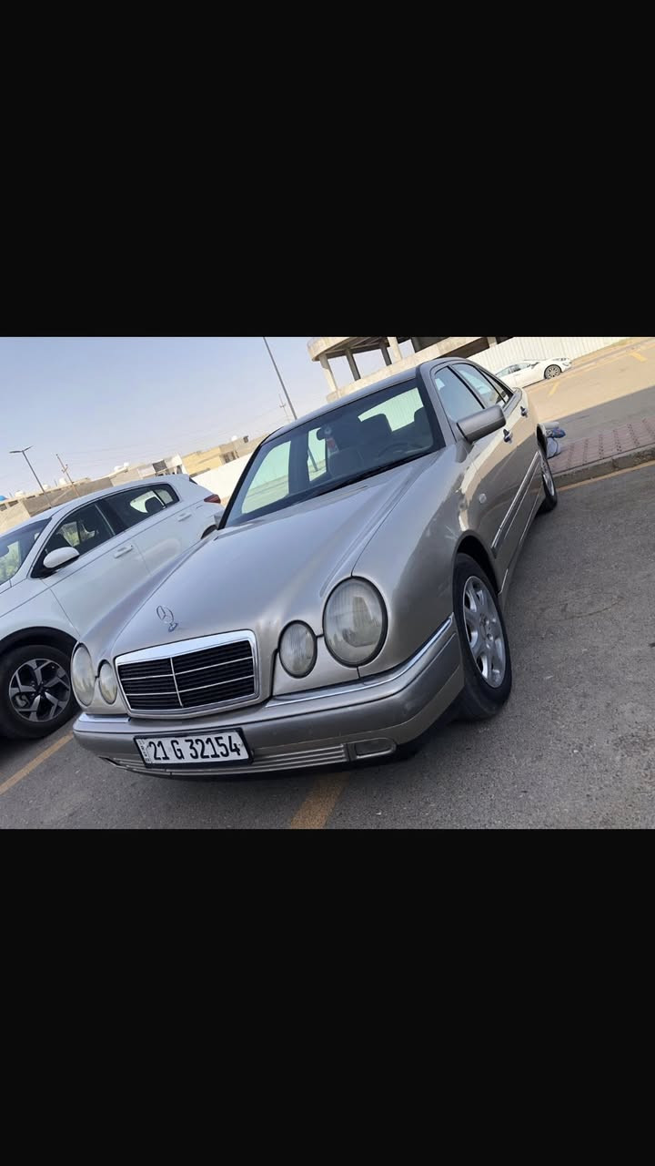 السلام عليكم رمضان كريم 🌒
مارسدس ام عيون موديل 1996

رقم بغداد الجديد سنويه بسمي 

مصبوغه عام للجمالية بدون ضربه كفاله من الضربه 
سياره جديده ع وضع الشركه 

محرك سته سلندر  عدله مو عنكبوت

حجم E320

 السعر 80 ورقه $

مكان السيارة بغداد حي العدل 
للاتصال ***********
