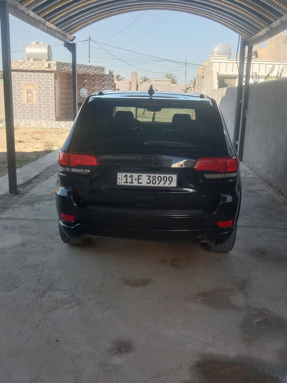 السلام عليكم للبيع جيب لمتت فول موصفات بستثناء البنو رامه موديل 17رقم بغداد جديد وسنويه دجيده بسمي تحويل موباشر وارد بيها ثلاث قطع بدون دواخل موصفات السياره شاشا كبيره كرسي كهربا كشنات جلد تدفئه تبريد جنطه كهربا تحكم استيرن جهتي شفتات استيرن لايت زنون رادار امامي كامره فول مصمه السعر 170ورقه بيه مجال مكان السياره الانبار حصيبه الشرقيه ***********

