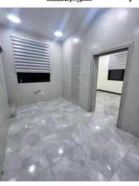 ايجار شقه مساحه 100 متر ‏ ‏يحتوي على غرفتين وصالة خدمات ‏  الموقع الاق...