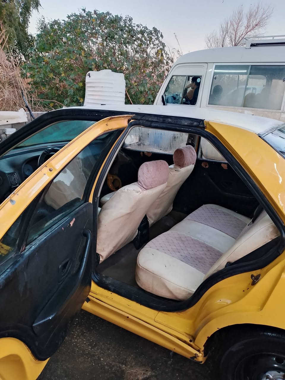 سلام عليكم بيجو بارص موديل 2015عوزه ترتيبات رقم بابل وعليه غرامات وهيئه رايده اب 25وشراي بي خير ويدلل مكان واسط النعمانية اتصال/***********حياكم الله
