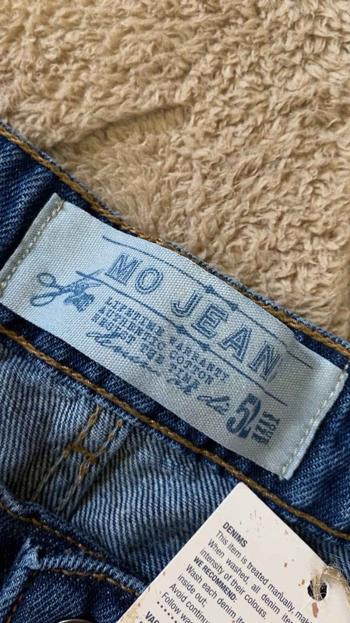 قياس 40 فقط رجاالي ماركة mo


**إذا كنت صاحب هذا الإعلان وتريد حذفه لأي سبب، رجاءا أرسل رسالة إلى الدعم الفني**