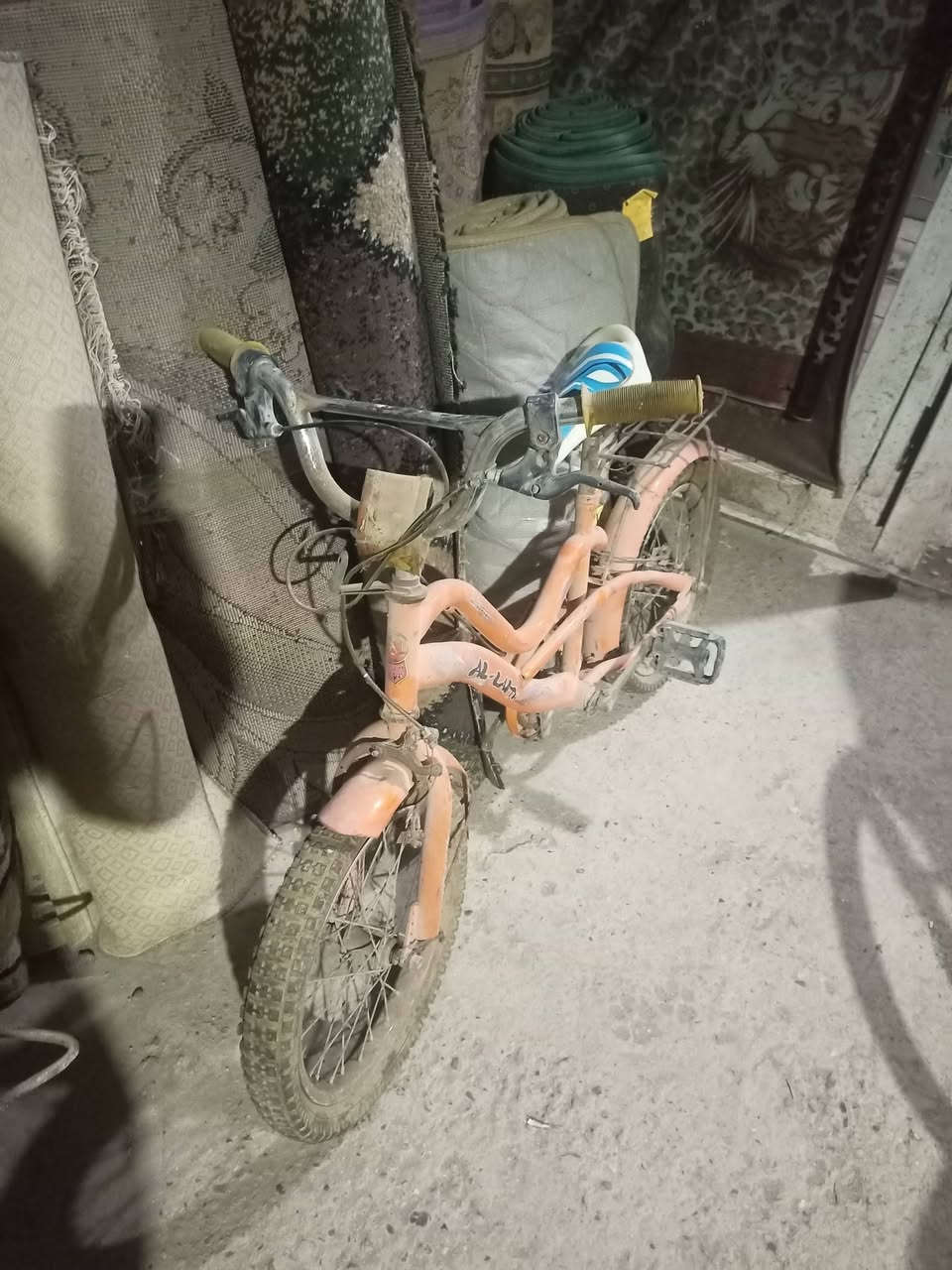 مجمع علي السداوي للمواد المستعمله نستقبل الاغراض الي عدكم زايده متحتاجونهه ونبيعهه الكم يعني ناخذهن ونطيكم وصل المحل العلكايه شارع العريض قرب جامع حي الزهراء ع ***********
