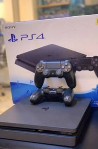 بلي فور  البيع  موجود   كامل هو ملحقاته 200وبيه مجال  مهكر  الرقم  077...