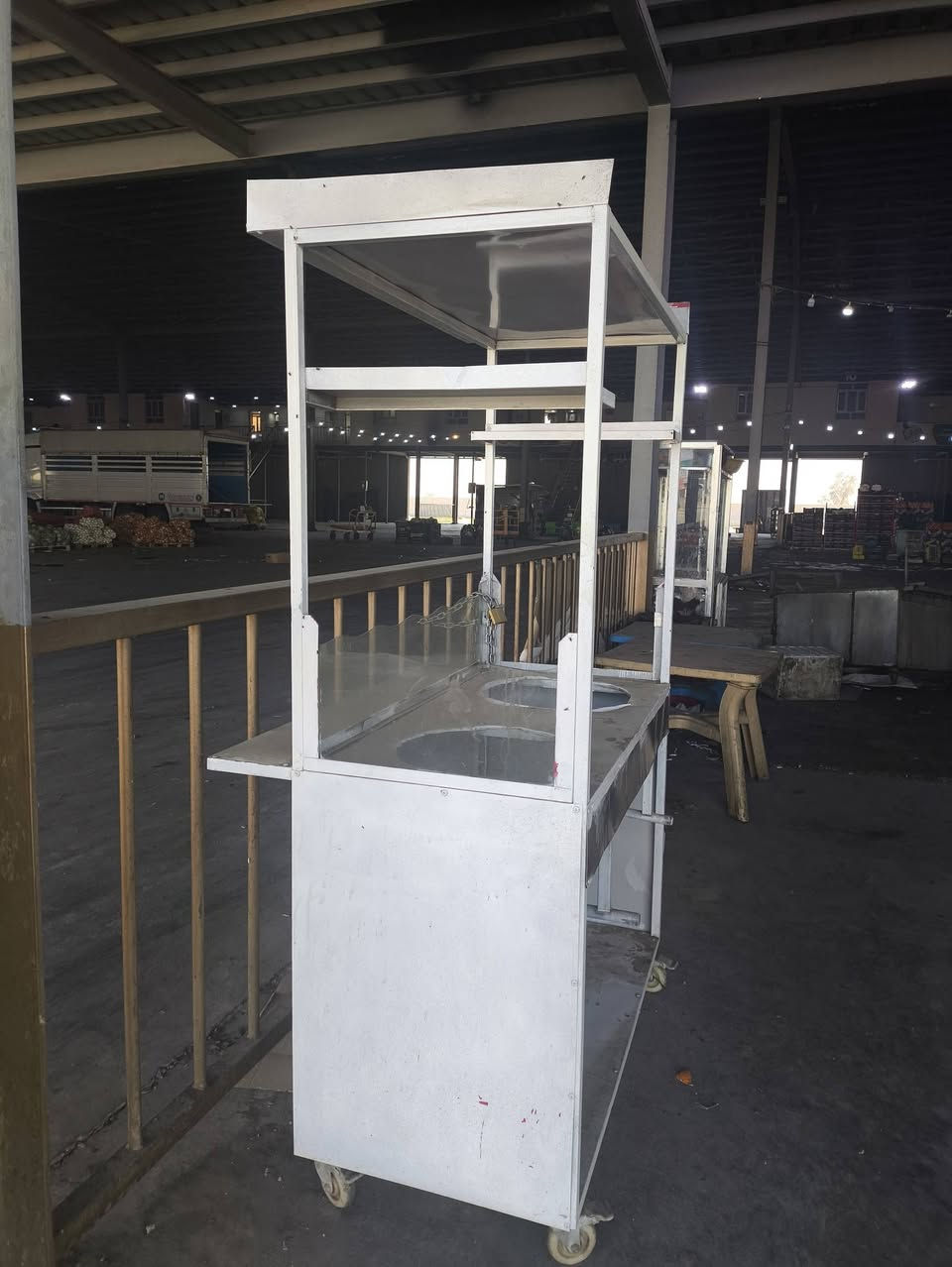 السلام عليكم للبيع عربانة لبلبي لعيون شغالة نار زرقاء مكان كربلاء الحر علوة الحر الجديدة السعر 250وبيه مجال  رقم واتساب ***********
