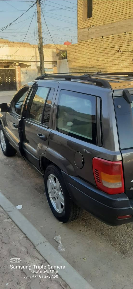 جيب شيروكي 2000 ابسمي تحويل ثاني يوم هزه جديده السيارة جاهزه من كلشي نقص تبريد فقط حدادية جديده (62)ورقة مكان السيارة ميسان رقم بغداد ***********
