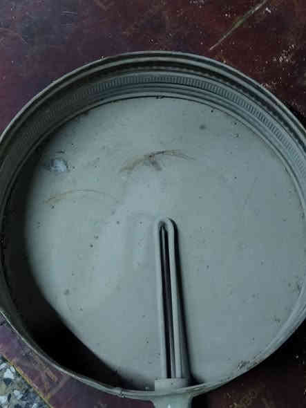 سلام عليكم
خمارة للبيع 
32 طاولي 
بطل حجم كبير
حماية حلويات حجم 42 سم
***********.
واتساب موجود.
