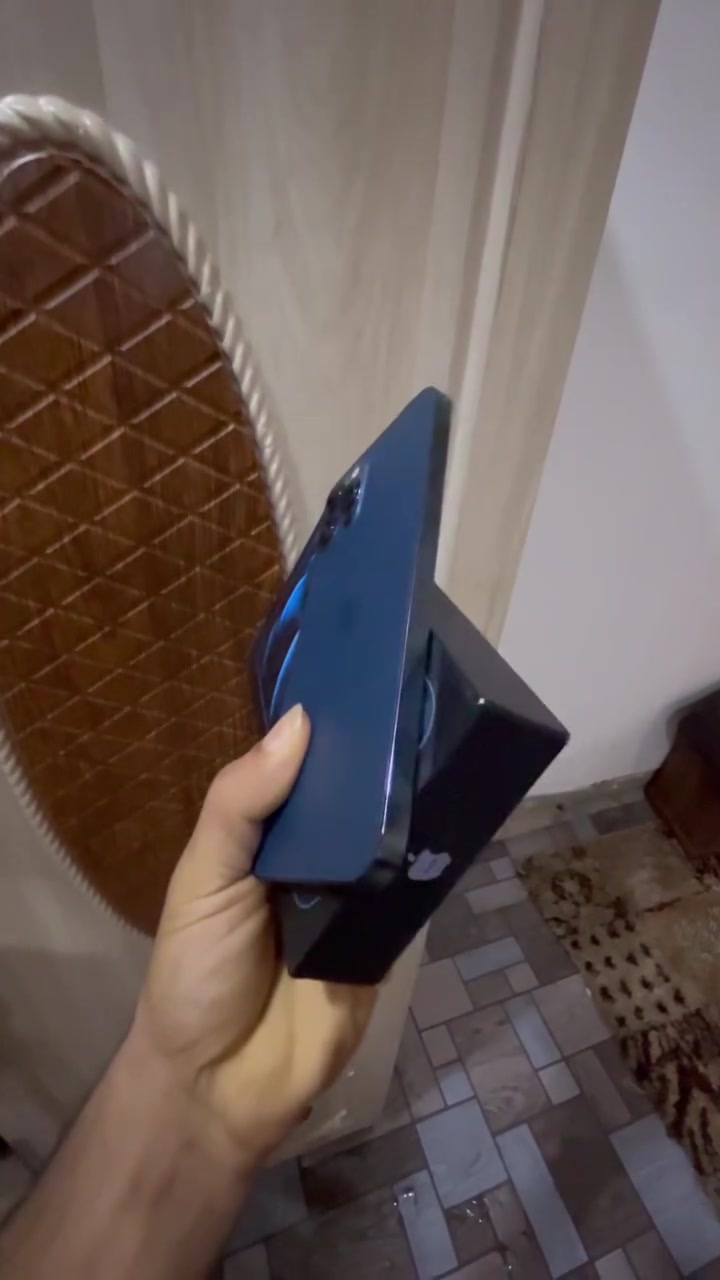 12برو ماكس 
ذاكره 256
سعره قفل قفل 350  مكاني بغدادوالمو شراي لا يدخل خاص ويشلع الكلب 
***********
