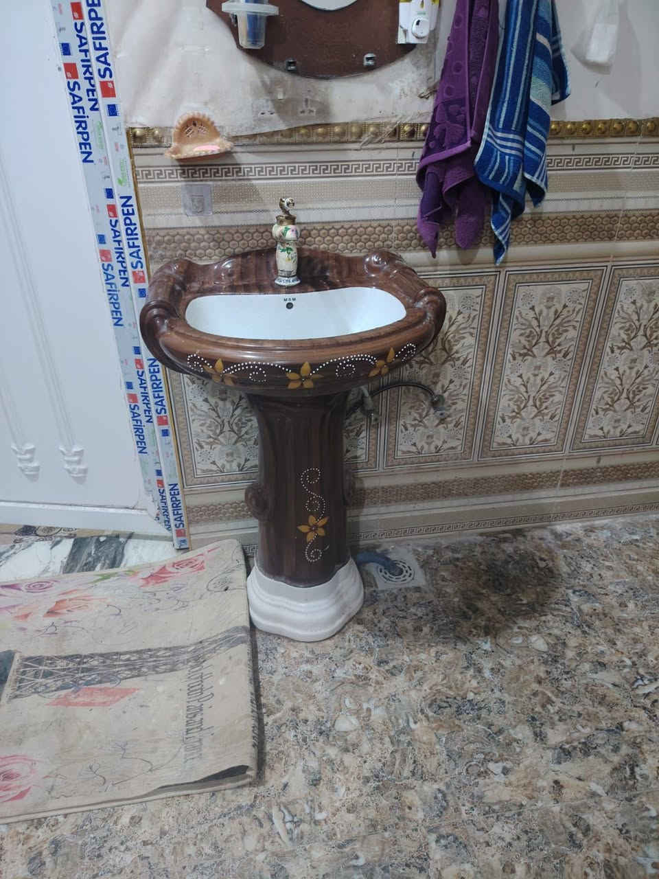 السلام عليكم عندي هذني مغاسل 4 ومولد وحده للبيع تابع الفديو وخابرني وبيك خير وتدلل العنوان بابل المحاويل قرية البوعلوان ***********
