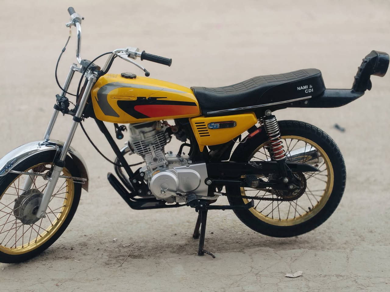 سلام عليكم درجة ايراني البيع اوراق كامله نضافه  100/السعر 900وبيه مجال /رقم الهاتف /***********
