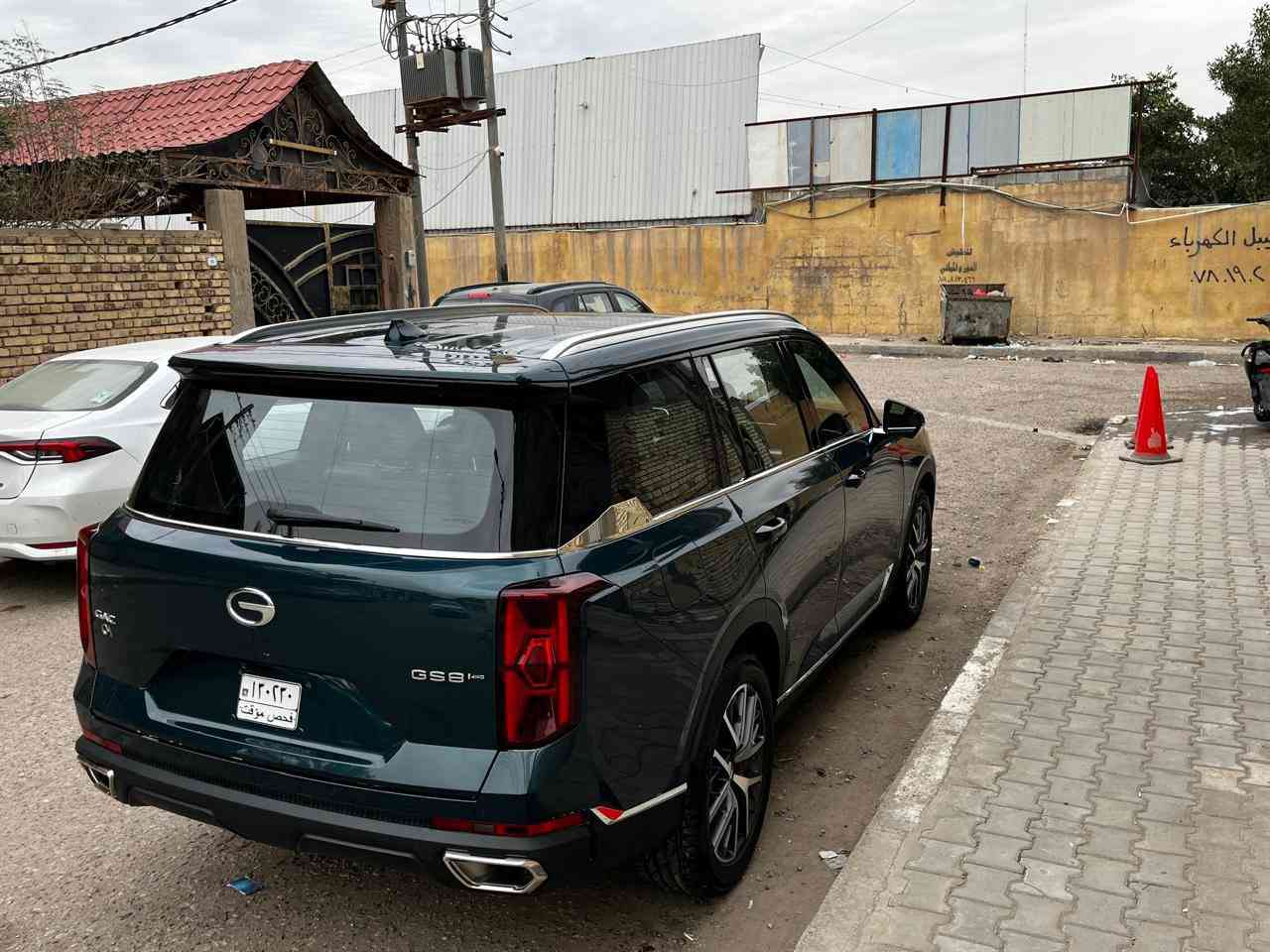 Gs8
السلام عليكم ورحمة الله وبركاته 🌹

للبیع GAC GS8 2025/

ماشیة فقط 2000 (یعني زیرو)بدون لوحات

السیارة من شرکة GAC مع ضمان شامل ٥ سنوات وسرفس مجاني لمدة السنة

مواصفات:
  • المحرك 4 سلندر، 2.0 لتر، تيربو.
• القوة 248 حصان.
 • عزم الدوران 400 نيوتن متر.
•ناقل الحركة أوتوماتيكي 8 سرعات من AISIN 
•وضعیات القیادة Eco, Comfort, Sport, Sand, Mud, Snow

• نظام التعلیق: الأمامي من نوع McPherson + الخلفي مستقل متعددة الوصلات
• نظام التوجیە المعزز کهربائیآ EPS
• نظام الدفع الرباعي AWD
• مبدل سرعات خلف المقود Tiptronic  
• مرایا جانبیة کهربائیة وقابلة للطي تلقائیة 
• مساحات مزودة بمستشعر مطر
• باب خلفي کهربائي مع وظیفة الاغلاق التلقائي

• المقاعد الأمامية قابلة للتعديل كهربائيًا .
• فتحة سقف بانورامیة
• تسجيل الفيديو للطرق أثناء القيادة
• سبع راکب وکشنات جلد الممیز 
• کشنات الامامیة تبرید
• شاحن الموبایل لاسلکي
• اضاءة داخلیة ذکیة متعددة الالوان

• برنامج ثبات الاکتروني ESP + مساعد الفرامل الهیدرولیکي HBA
• تحکم في التثبیت والنزول في المنحدرات HDC + HHC

• فرملة الانتضار الالکترونیة EBP مع التثبیت التلقائي

• نظام مراقبة ضغط الإطارات TPMS

• مراسي مقاعد الاطفال الأمنة ISOFIX

• شاشة وسطیة تعمل باللمس “14.6 مع نظام کاربلاي واندروید اوتو و USB

• لوحة عدادات LCD بقیاس “12.3

• نظام صوت من نوع ALPINE مع 8 سماعات

• نظام کامیرات ٣٦٠ درجة
• نظام الدخول والتشغیل بدون مفتاح + قفل ذکي من نوع PEPS
• حساسات الامامیة والخلفیة + نظام رکن برؤیة محیطیة عالیة الدقة
• صندوق مسند الذراع ثلاجة(Cool Box) 

للاستفسار، يرجى التواصل عبر الاتصال بالرقم

 (***********)
مكاني بصرة السعر 255$
