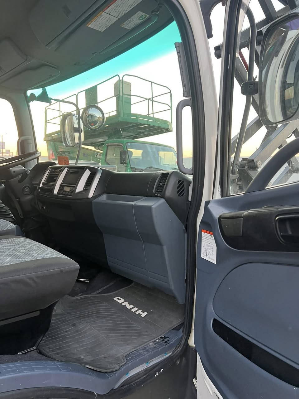 هينو حافضة دخول جديد مكينة ستة سلندر سوبر تسجيل بسم مشتري رقم بصرة مكان سيارة بصرة***********
