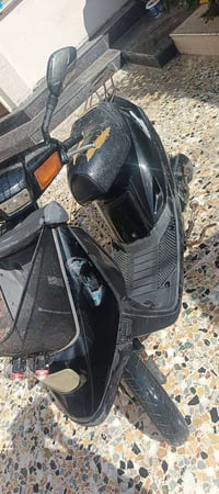 ماطور بزون للبيع اسود اللون بدون رقم  شاصي مفطور مصلح  القمجي الامامي ...