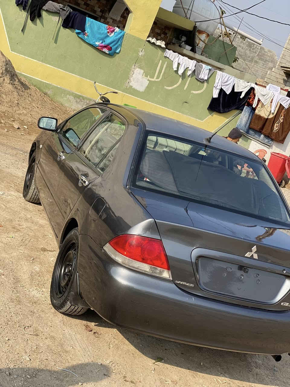 ‏سلام عليكم عندي لانسر البيع 2011 رقم بغداد وسعر 77 اهذ رقمي ***********
