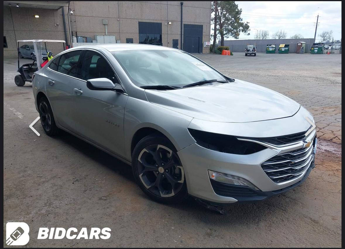 ماليبو ٢٠٢٢ للبيع    سيارة مكفولة بدون بارد بدون تبديل بدون صبغ  فقط دعامية وشباك صور الحادث مرفق بالمنشور السيارة بدون ايرباك ماشية ٨١ الف كيلو وقابل للزيادة   يرهم مرواس بس بسيارة سعر اقل 
تحويل فقط السعر ١٥.٥٠٠$ 
مكاني بغداد 
***********
