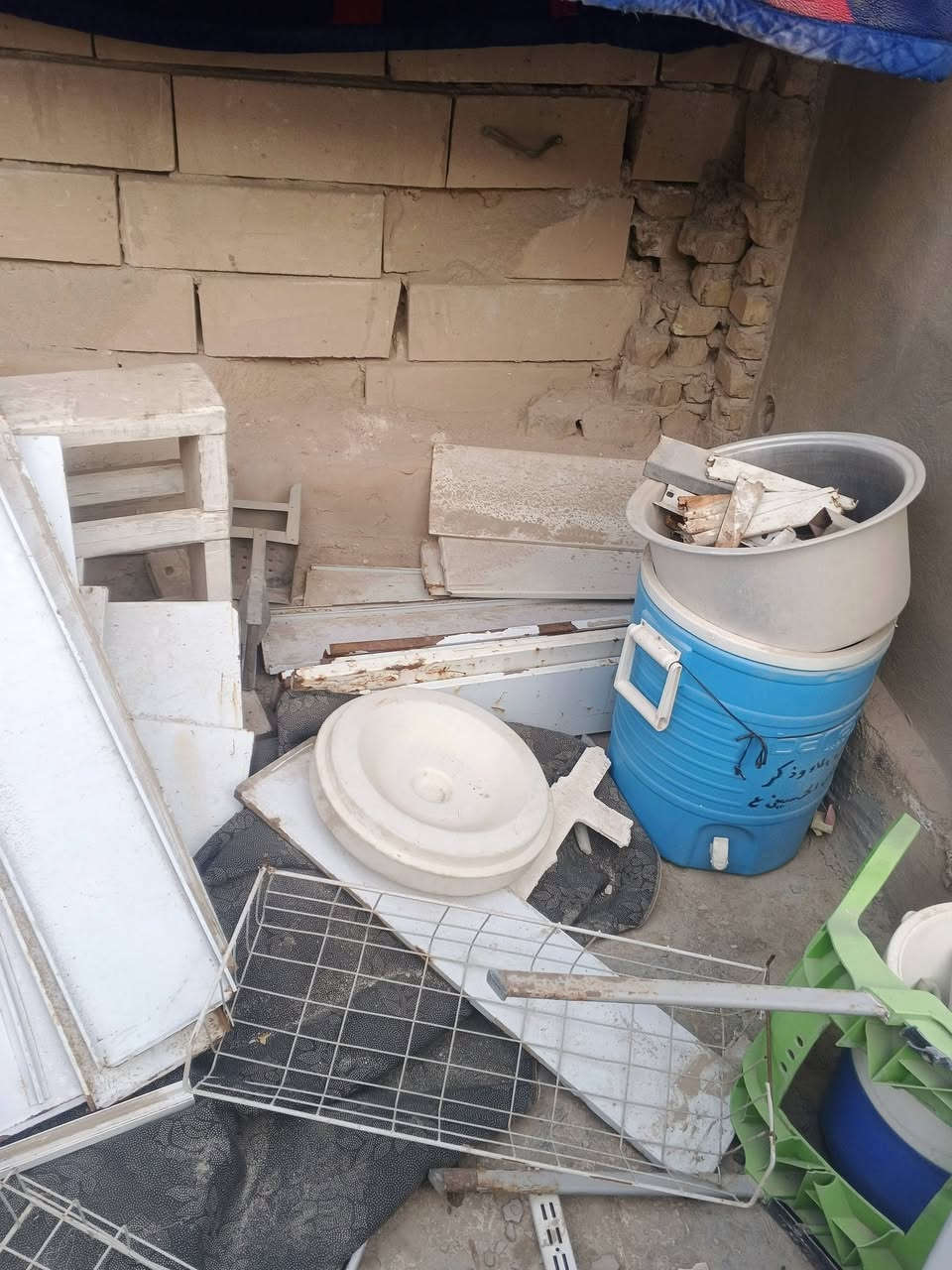 سلام عليكم رفوف للبيع مع القفص بيهن تقريب40رف وشكو حديد بالصورة كله للبيع انطيني بي سعر زين وتعال موشراي لاتعبني


**إذا كنت صاحب هذا الإعلان وتريد حذفه لأي سبب، رجاءا أرسل رسالة إلى الدعم الفني**