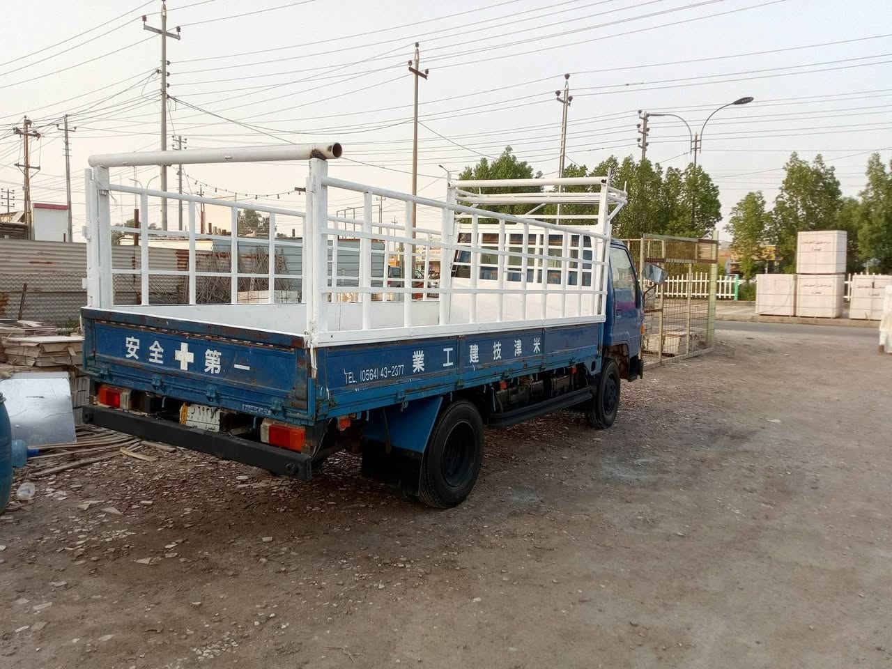 السلام عليكم ورحمه الله وبركاته.. داينه للبيع... موديل 2000...محرك تجفيت جديد دوشمه جديده باتريات جدد سياره حلوه وجهاز.. سياره باسم اخوي.. رقمها بصره... العنوان البصره الدير قرب الگراج على شارع العام علوه بركات الزهراء عليها السلام.. هاتف ***********علي قاسم واتساب ***********السعر 85وبيه مجال
