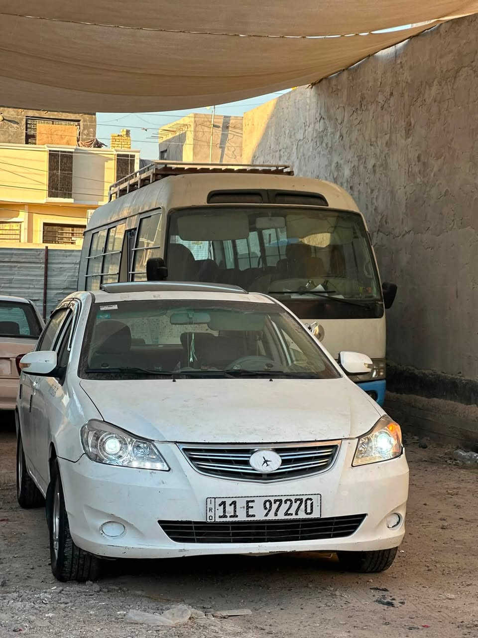 السلام عليكم سيارة بيوايدي كاملة مكملة مابيها أي ضربة ولا معجون تخم تاير جديد ويالة صابغهن كاملة السيارة رايدهة ٦٢ بيها مجال للشراي مكاني الدورة هوررحب رقمي ***********.    ملاحضة فتحة وبصمة السيارة كير عادي  ملاحضة المازدات بدلتهن البارحة جدد
