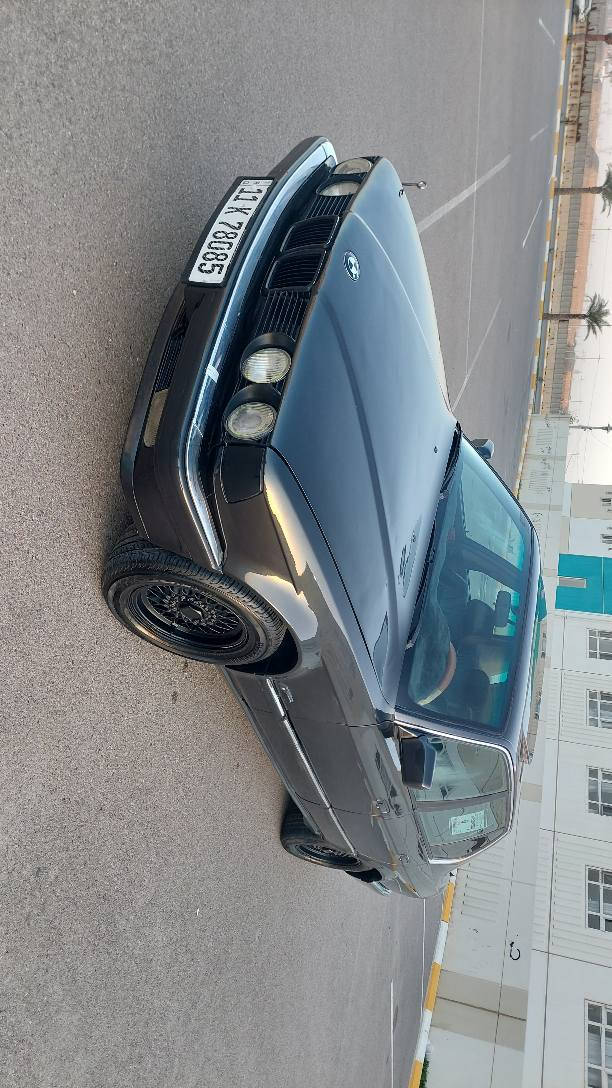 للبيع bmw
 محرك v6 مفتوح
 كير سلس وكل مشكله مابيه 
حداديه جديده 
٥ تايرات جدد ٥ويل كب خليه
عده الشركه موجوده 
سلايت شغال طكتين 
كيجات شغاله
كهربائيات شغاله
كشنات جلد بلاديه
تبريد قطعتين شغال 
للعلم السياره مشتركه بمسلسل والها فديوات 
اي استفسار اسال علعام واجاوبك او اتصل ***********
