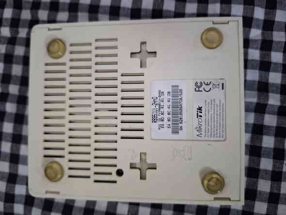 السلام عليكم 
راوتر مايكروتك 951
للبيع سعر ٤٠ الف 
***********
