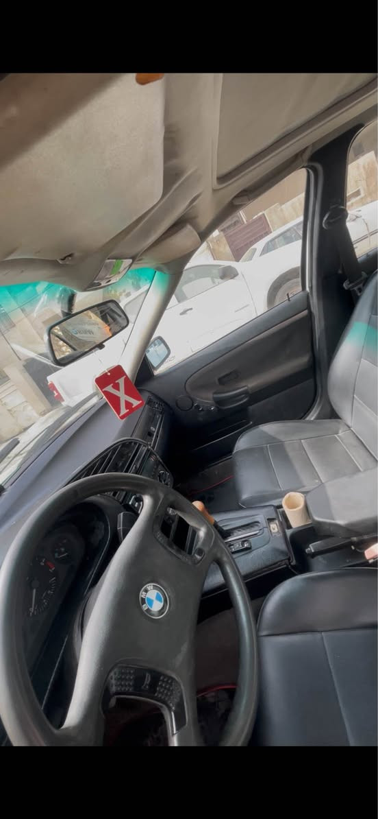 السلام عليكم 
للبيع او المراوس 
محرك 1800 كير اوتو اوربي بدون تبريد 
السيارة جاهزة معمرة جديد 
بيها نواقص كلش بسيطة 
مصبوغة عام جمالية بدون حادث 

السعر 48 وبيها مجال حك الجية 
العنوان بغداد الدورة 
*********** بغداد, العراق
