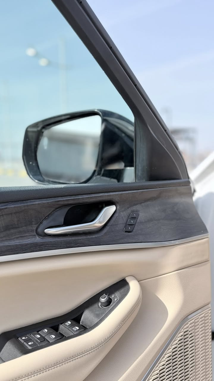 السلام عليكم  ( للبيع او مراوس بتاهو او يوكن الشكل الجديد)
جيب شيروكي لمتدد فول الفول 
مديل 2021 خليجي وكاله المنصور
رقم بغداد بسمي تحويل ثاني يوم
سياره كفاله عامه من الدعاميه للدعاميه
مواصفات السياره 
بانورما
كشنات تدفئه وتبريد جلد عسلي
تحديد مسار و رادارات محيطيه 
7 راكب 
شاشه جبيره 
والسياره هواي بيه مواصفات بعد لمتدد معروفه مواصفاته 
تخم تاير حداده جديده بل كارتون سيرفز كامل مسويله 
للي يدور نضيف وما متعوب
مشايه 81 كيلو متر 
محرك 3600 جديد مع الكير 
سياره برغي ما مفتوح بيه 
مكان السياره بصره 
للستفسار ***********
