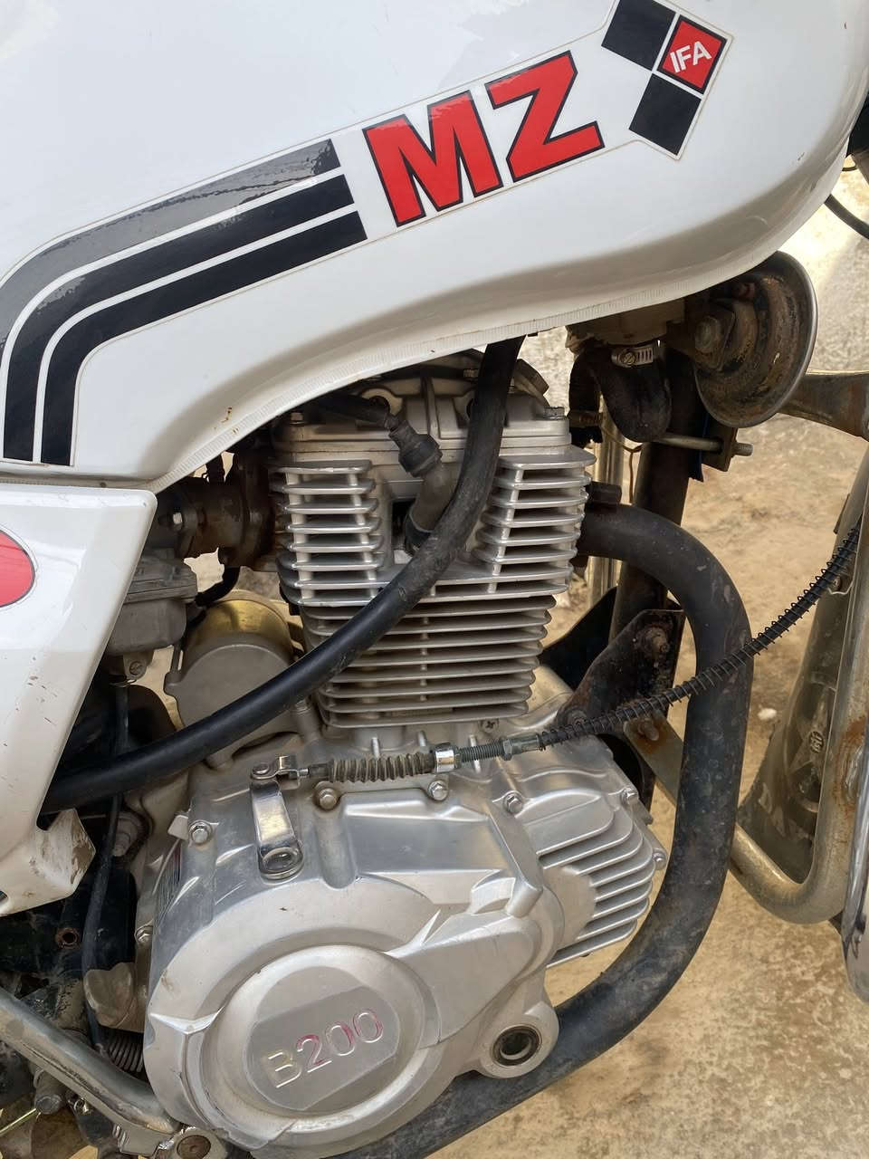 سلام عليكم دراجه ام زت امتياز دراجه نضيفه مال جناية محرك 200نكره سلف ب اي وقت ودراجه نضيفه الله شاهد للبيع ابو غريب قرب السوك هاتف ***********
