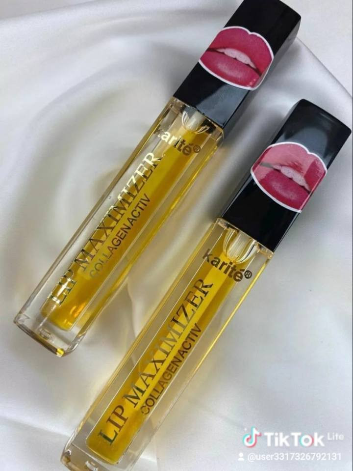 موناليزا للبيع مكياج عطور اكسسوارات المربع الذهبي قرب جامع الهدى ***********
