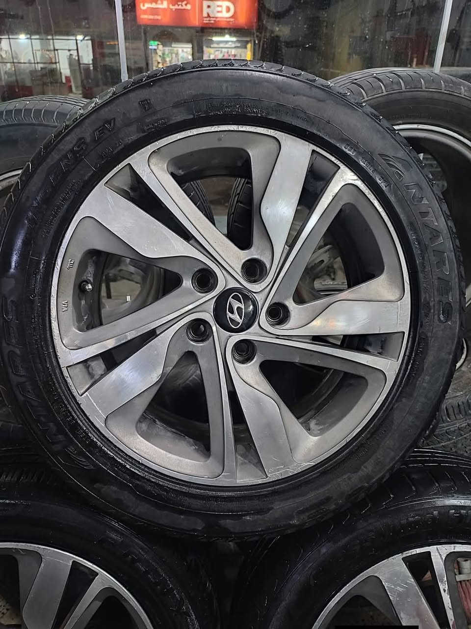 تخم ويل كب كروم الاصلي حجم 17شرط الفحص بلبلنص لاعواج ولاتصليح نضيف يرهم سوناتا اوبتيما ازيرا صول كادنزا جميع الكوري مع تخم تاير حجم 17.55.215نضافه 70بلميه بيع او مراوس السعر 250مكاني نجف مكتب الرشيد ***********
