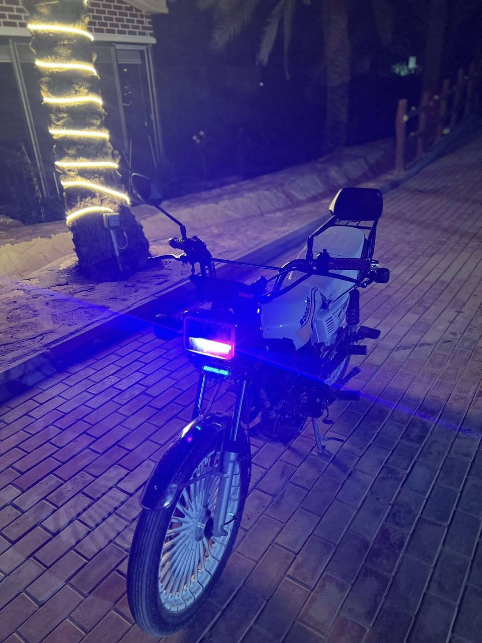 إسلام عليكم للبيع سونك سفانه موديل 2026 مكينه 200cc محرك عملاق كهربائيات كله شغال كل نقص مابيه دبل إشاره أشاير يمنه ويسره  مري بلاديه  شرط تجي وتفحص إذا مفتوح بيها برغي ترجع الدراجه هاذه رقمي *********** عنواني كربلاء قضاء الهنديه السعر 720الف وبيها مجال
