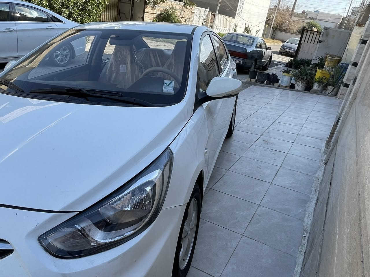 سلام عليكم
اكسنت خليجي 
موديل ٢٠١٣
رقم بغداد 
مكاني بغداد حي العامل 
مكفوله من صبغ فقط تكحيل 
سعر ١٠٥ وبيهه مجال بسيط
***********
