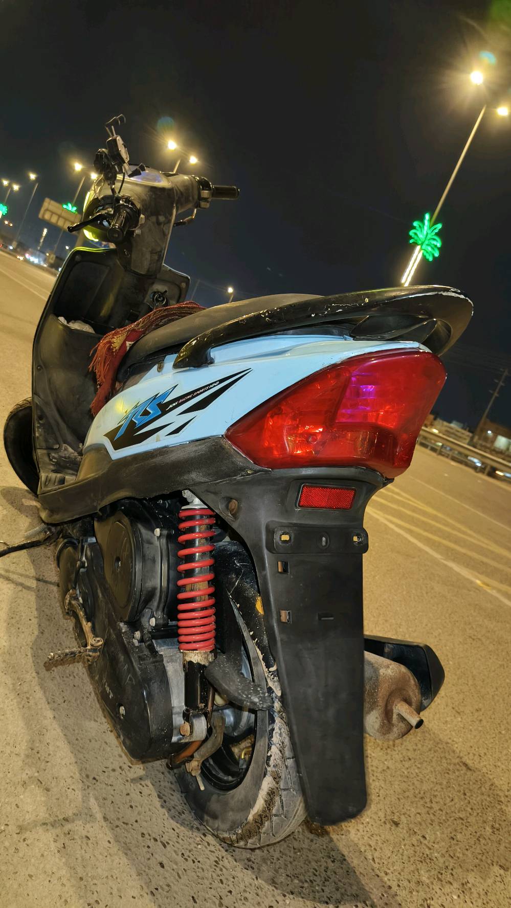 ماكس عدله نضيفه كامله من كلشي بس
كيج السرعه والبانزين ميشتغلن 
والدراجه مبدل بيهه والفات اصليه
الدراجه سابقا ممفتوحه اني مبدلهن ع ايدي تعال وافحص وقتنع... وبيك خير ودلل... مكاني كربلاء.. الشبانات