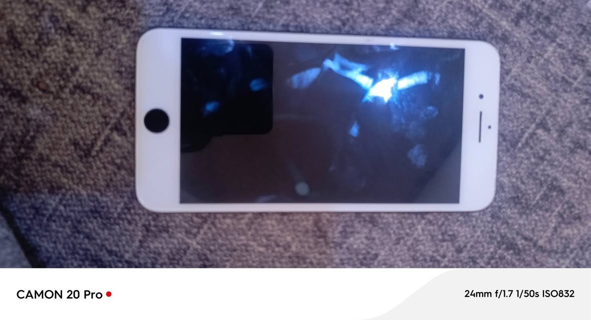 - الذاكرة:  128 GB
- البطارية  مبدلة جيدة وتدوم زين 🔋
- البصمة شغالة ✅
- الكاميرات الأمامية والخلفية شغالة 📸
- الصوت والسماعات ممتازة 🔊
- الجهاز نظيف جدًا وما بي أي مشاكل فنية
مكاني موصل الايسر
انطيني سعر عجبني ابيعك بس دكمه بل نص ماتشتغل بس هاي مكان موصل سهل نينوى


**إذا كنت صاحب هذا الإعلان وتريد حذفه لأي سبب، رجاءا أرسل رسالة إلى الدعم الفني**