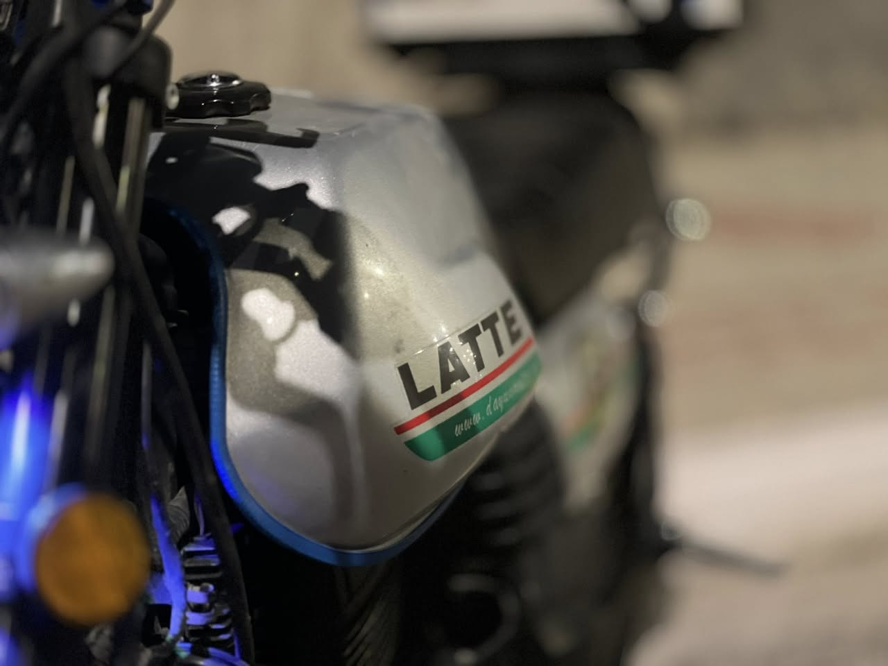 سلام عليكم دايون لايتي موديل٢٠٢٠ محرك ١٥٠ الدراجه سنويه و لوحات موجودات بس ماماخذهن الدراجه تخبل نضافه فول ستيرن رياضي مري رياضي الدراجه مكحله بلون ازرق جاملغ خلفي كاربون رياضي + جنطه مكاني كربلاء السعر خابرني ع هذا
الرقم ***********
