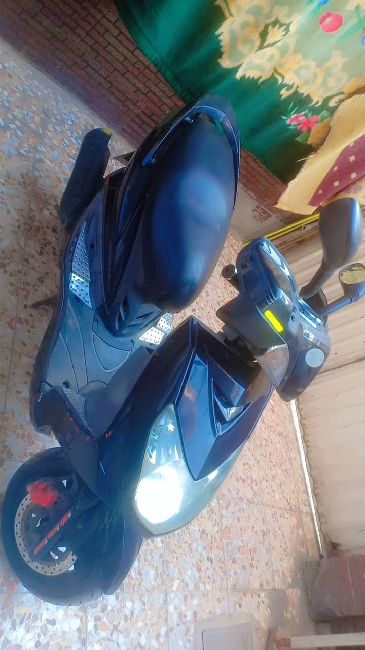 السلام عليكم ورحمه متاح دراجه سكنز
فحل نازله من الرمبة صار 6 أشهر الدراجه خير من الله 

اي نقص مابيها مكان مدينه الصدر السعر 700 ه ***********
