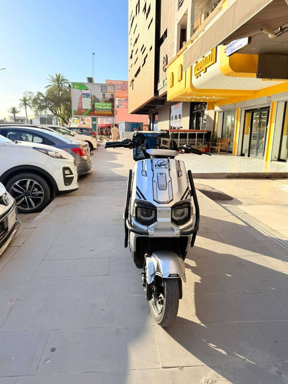 🛵🛵دراجة سكنس ام عيون  للبيع
2026  شكل مميز  تابعه شركه الريان 
🛵دراجه غنيه عن التعريف 
فوول مواصفات   
⚫️6 بطاريات 32 امبير 72فولت   نوعية كرافين

⚫️ الكشن طبي 

⚫️ ضد الماء 

⚫️شاشة ديجتال 

⚫️ نضام 3 سرع 

السرعة القصوى  90حقيقي 
  

⚫️ كهربائيات كلهن شغالة بيها رباعية 

لايت زنون عالي وناصي وبگ لايت 

هورن عالي وأشاير يمنى ويسرى 

⚫️ دبل اشارة

⚫️ شحن سريع شاحنة اصلية 

⚫️ نضام ال P توقف الدراجة  

⚫️ درع كامل 

⚫️ الملف 2000 w حقيقي 

⚫️ نضام حساسات جانبية وخلفية 

مانع للسرقة 

⚫️ صندوق كبير داخلي و خارجي 

⚫️ غراضهة شاحنة 

نظام مثبت كروز 

🔴السعر :   800 الف  وبيهة مجال قليل للشراي  

لحد يكسر بل حلال بل اخص مايعرف بيهن
المكان زعفرانيه ربع شوارع ‎***********
