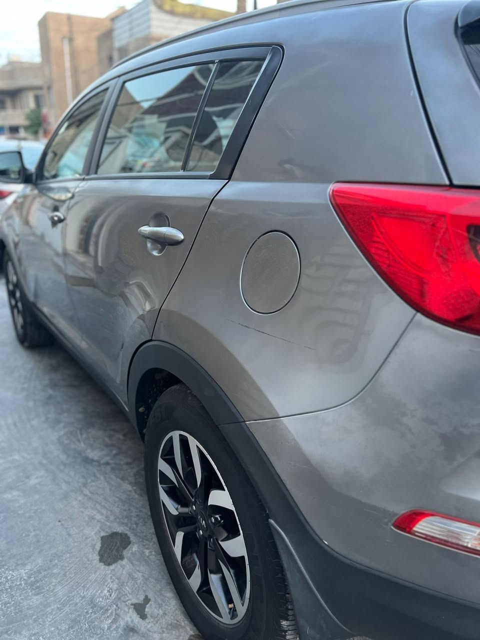 السلام عليكم 
سبورتج موديل ٢٠١٥
رقم واسط خليجي 
بيهه ٣قطع صبغ بدون ضرر 
السعر ١٢٥
***********
العنوان بغداد
