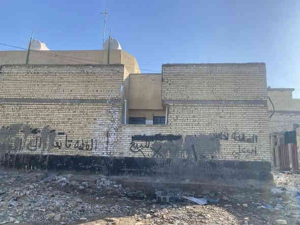 السلام عليكم 
توجد لدينا قطعه ارض للبيع المساحه 50متر  
زراعي شاكر العاني سند 25 قرار محكمه ومكاتبه 
خدمات كامله مي وكهرباء ومجاري موقعها 
بين الحريه وحي العدل خلف مجمع اليمامه او خلف 
أسواق نمبر وان او قرب اسواق السدره 
السعر 20 مليون وبيها مجال بسيط 
للاستفسار اكثر الاتصال ع الرقم او واتساب 
***********
