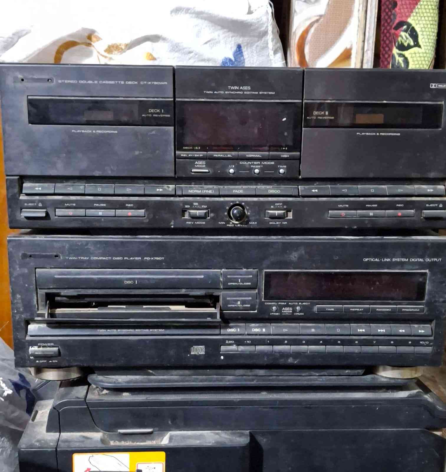 السلام عليكم
من رخصة الادمن
ثلاث قطع ب100 الف لا يوجد توصيل
1. مكبر صوت كينود طافي
2. دك بانوير 110v شغال فحص كهرباء
3. CD mp3 بانوير 110v شغال فحص كهرباء


**إذا كنت صاحب هذا الإعلان وتريد حذفه لأي سبب، رجاءا أرسل رسالة إلى الدعم الفني**