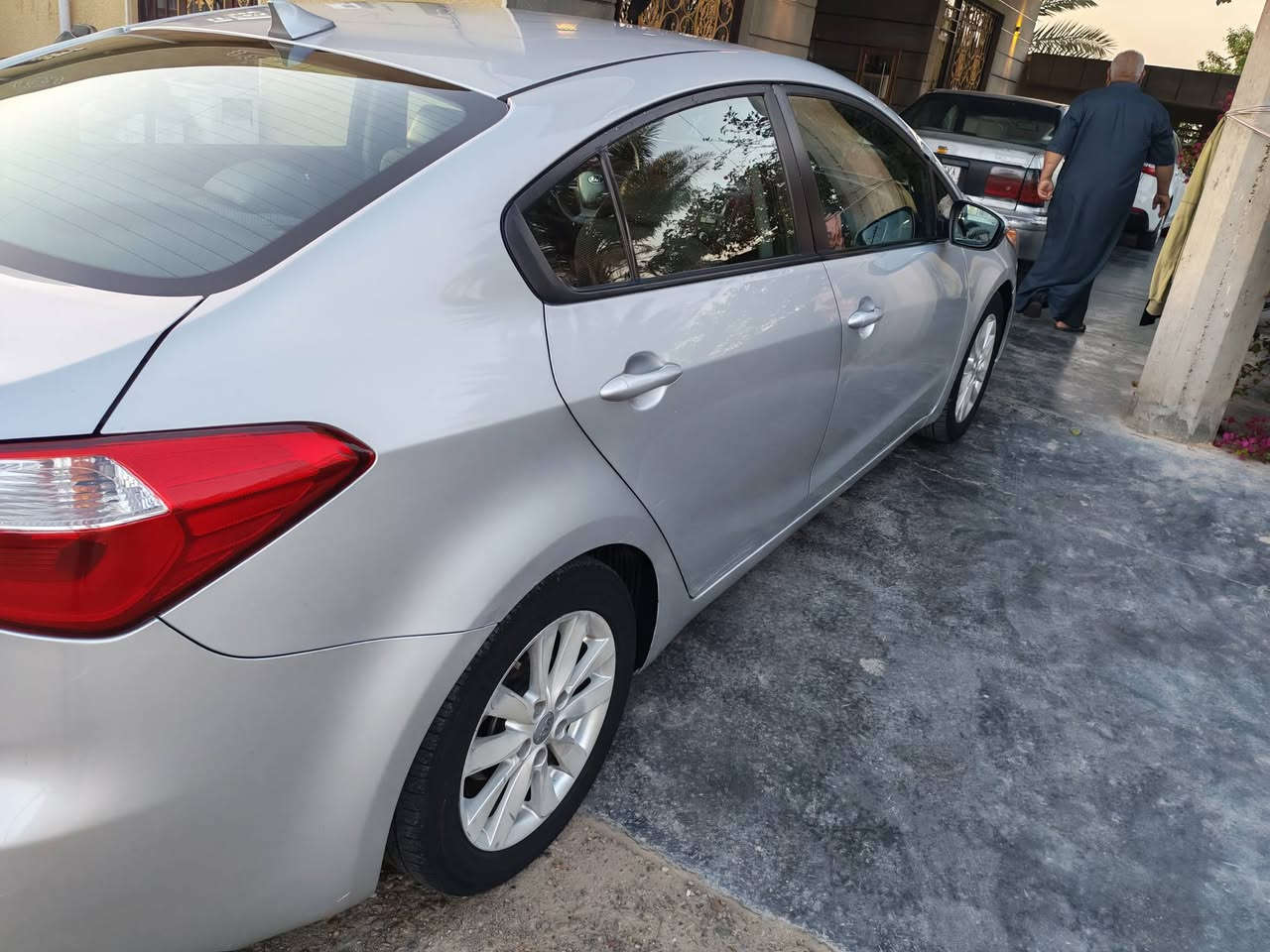 كيا فورتي موديل ٢٠١٦ رقم بغداد وارد امريكي حادثه بس دعامية خلفية وشويه عابر ع البدنه بيه  بارد مامصلح سياره جاهز تختم تاير تبريد حدادية جديده جاهزه السعر ١١٥ وبيه مجال رقم ***********
