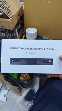 هب دوك ستيشن يصير للتسلا مودل 3 او مودل Y  جديد غير مستخدم السعر 25 ال...