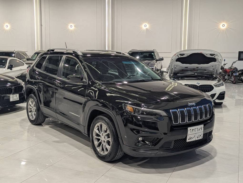 Jeep cherokee 2019 v6 
کوردی عربی

ارباك کلش سلیم بدون دواخل✅
صبغ 2 قطع و نص بدون دواخل 
مواسفات کامل بدون فتحە
رادار
شاشە کبیر
بصمە
ماشیە 90 الف میل
مکان اربیل
***********
*********** أربيل, العراق
