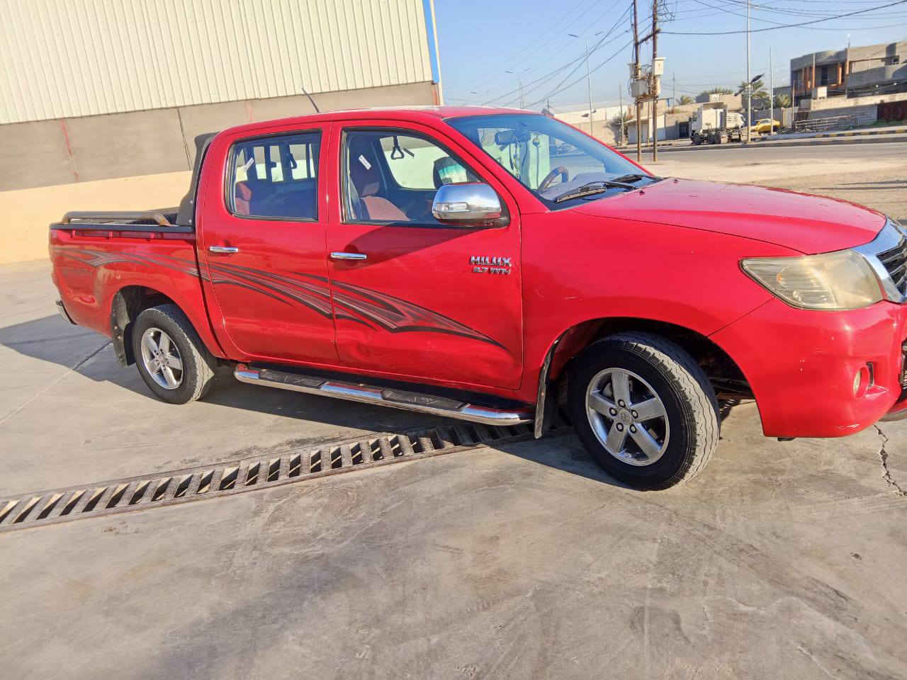 سلام عليكم بيكم هايلوكس. البيع رقم واسط مشروع وطني      مديل 2014 شاصي 19 مكفولة كفالة عامة ماعدة بيهة ملاحظات بسيطة سيارة جديد تدفئة تبريد ثلج تخم تايرات جدد سعر 175 وبيها مجال
رقم الهاتف ***********
