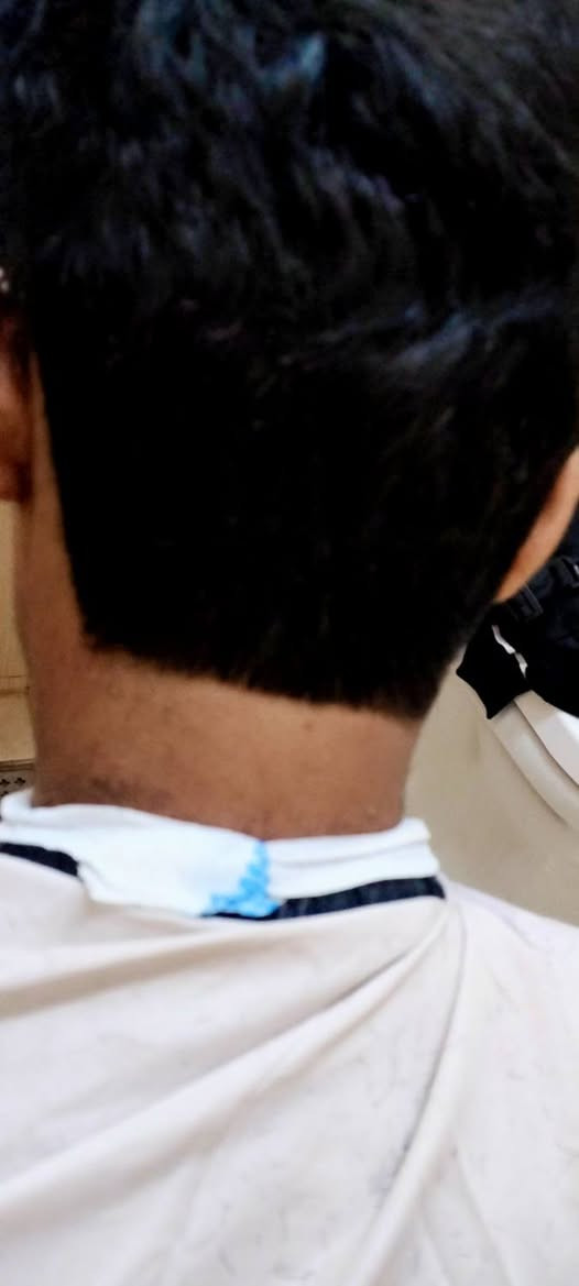 سلام عليكم يوجد حلاقه 💈🎖🦰 دلفري داخل بسمايه فقط للكبار 10 ولاطفال  5 ترتيب ونزاكه رقم الهاتف *********** كوافير حسون دلفري سريع
