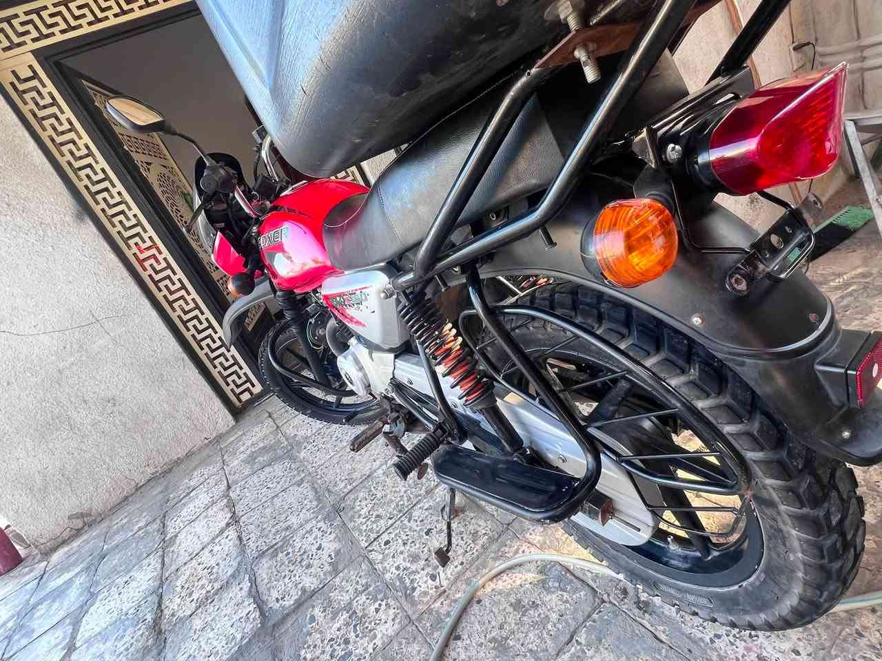 بوكسر ٢٠٢٣ اوراق كامله مكمركه ودافع رسوم باقيه بس الهزه
مابيهه اي نقص 

مجفته شركه مكفوله من كلشي

دراجه اجدد من الصور 

مكان البياع 

اريدها بمليون و١٥٠ وبيها مجال  متوازي على بيعتها

***********
