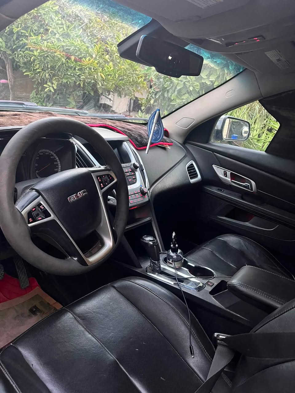 GMC تيران
موديل2017
كير محرك وتبريد نضيفات السياره بيه ٣ قطع صبغ فقط بدون دواخل 
كشنات جلد  نضيف 
رقمه إنكليزي الجديد بسمي 
سعره $115
وبيه مجال 
العنوان السيديه 
***********
