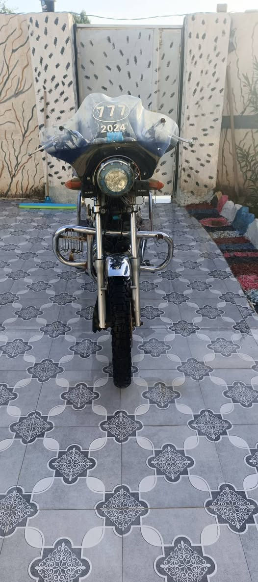 سلام عليكم دراجه لبيع شطره ال عمار نضيفه كلش اوراق موديل 19 السعر 900 وبيه مجال رقمي ***********
