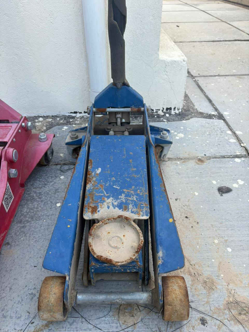 سلام عليكم
جكات لبيع
المكان بغداد الحريه
الرقم ***********
