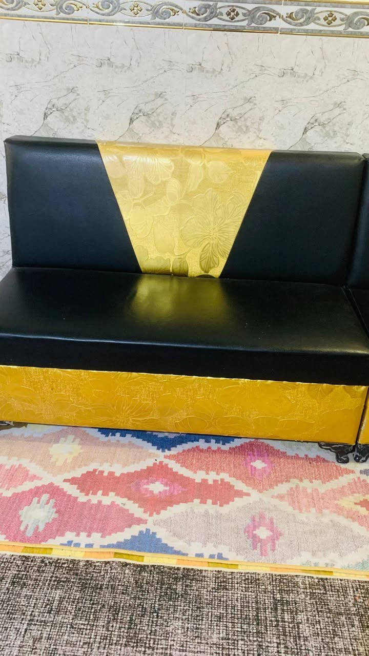 السلام عليكم كراسي وقنفات نضاف البيع تصل على صاحبهن وتدلل وبخدمتك ***********
