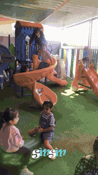 🎥✨ يوم جديد.. وابتسامات جديدة ❤️
أطفالنا الصغار يقضون أمتع الأوقات في صفوف روضتنا 🌈
تعلم.. لعب.. حب.. ومرح بكل لحظة 💕
لحظات تبقى بذاكرتهم وتفرح قلوبنا 💫
#روضه_عالم_سمسم #يوميات_الروضه #أطفالنا_سعادتنا

..  فروعنا::بغداد/البلديات -شارع الغسل 📞***********

بغداد/الغدير -مقابل مركز شرطة المثنى 📞
***********
